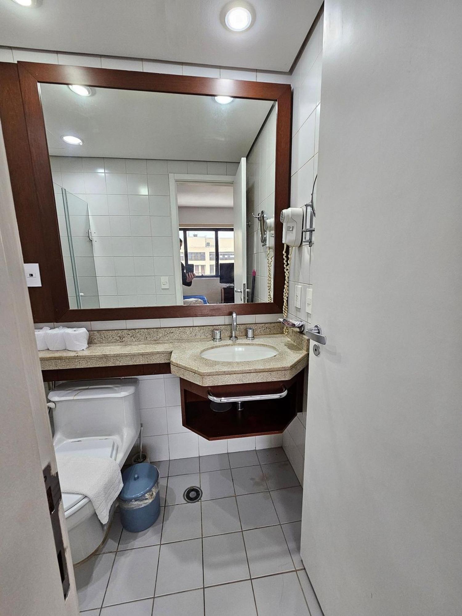 Flat Av, Ibirapuera 2534 *