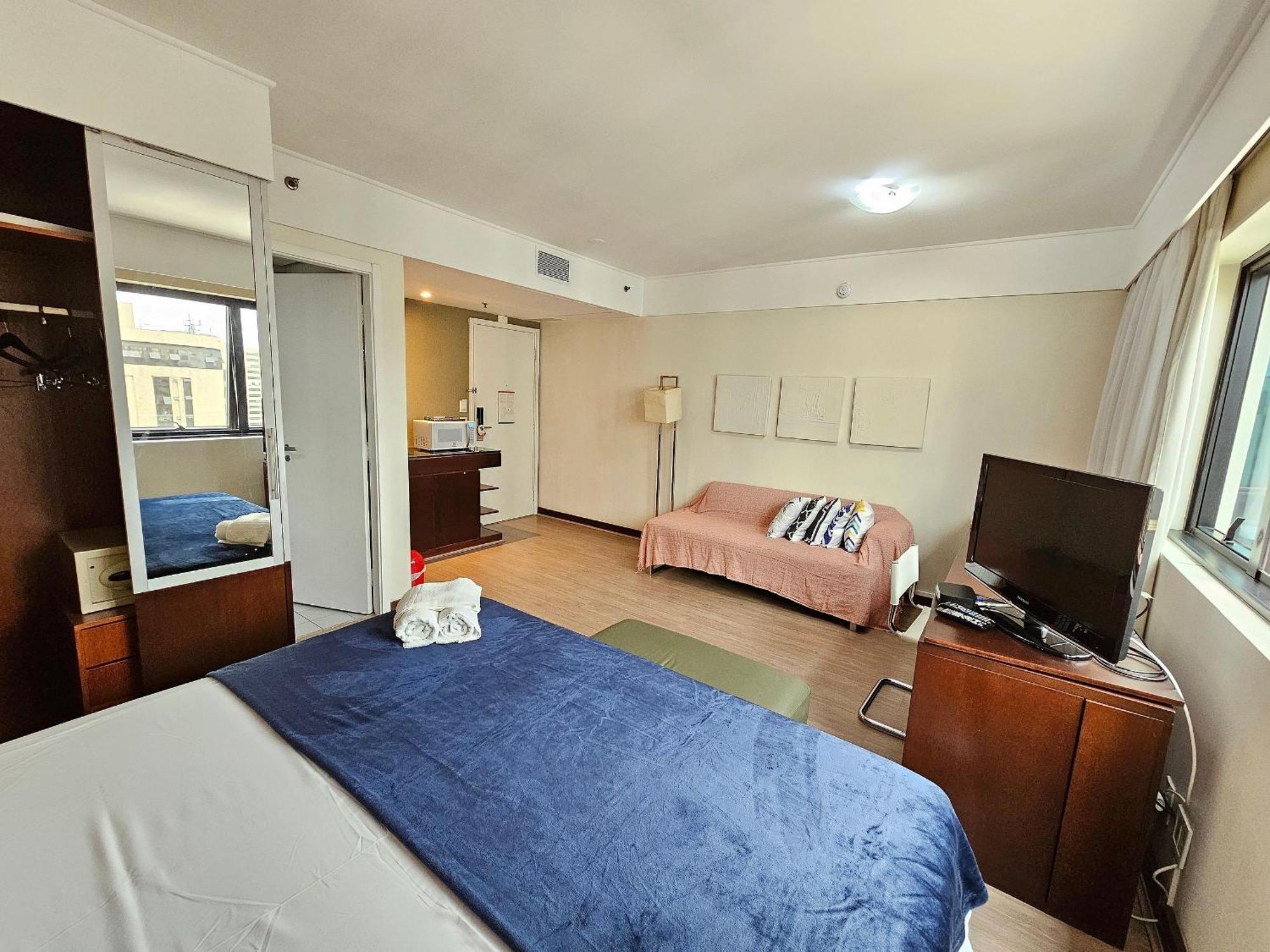 Flat Av, Ibirapuera 2534 *