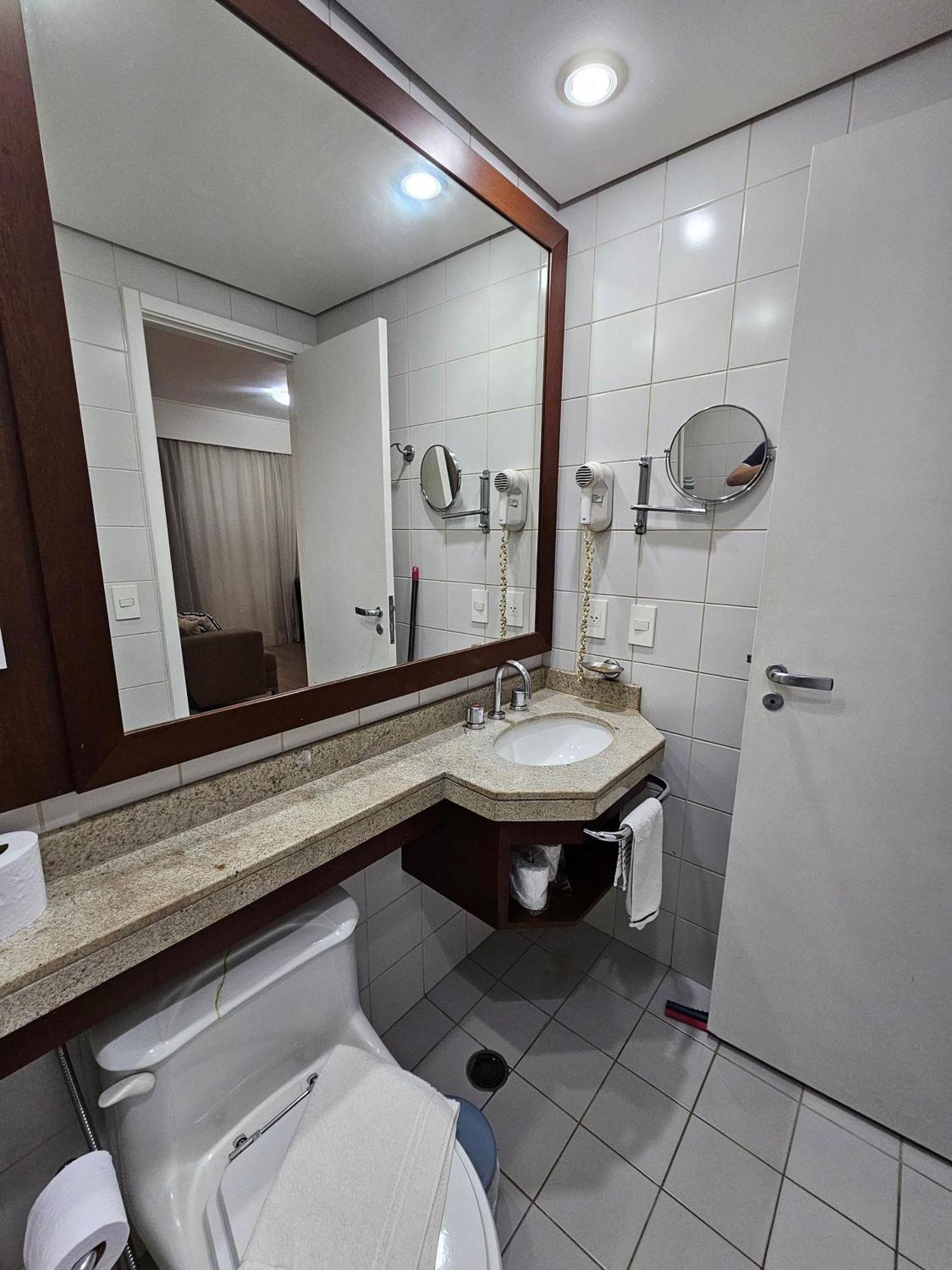 Flat Av, Ibirapuera 2534 *